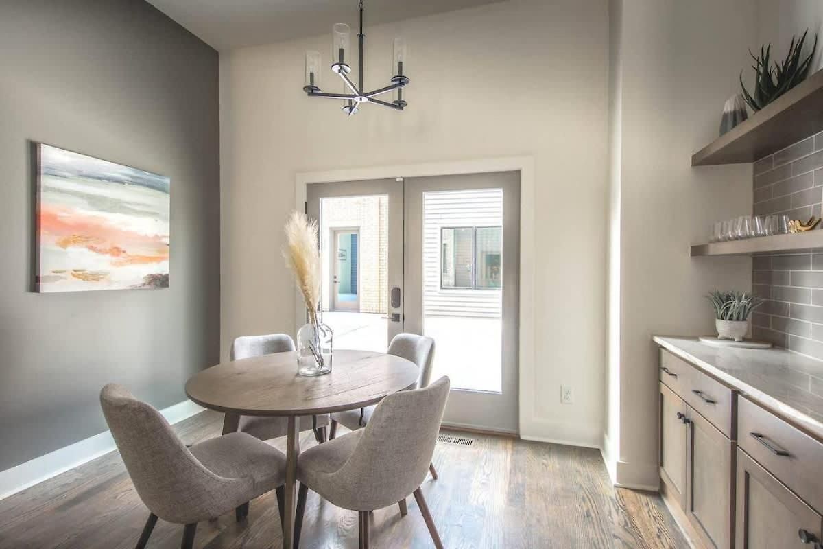 Holiday home West End Luxe - Outdoor Patio And Rooftop Views *