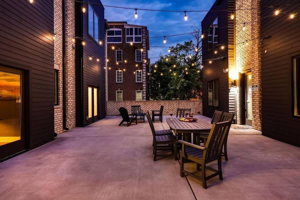 West End Luxe - Outdoor Patio And Rooftop Views