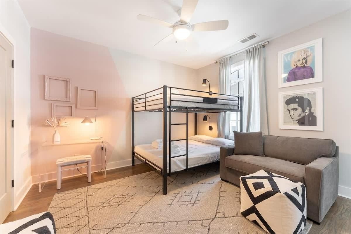 Two Side By Side Homes - Min To Vandy 3min To Bars Holiday home *