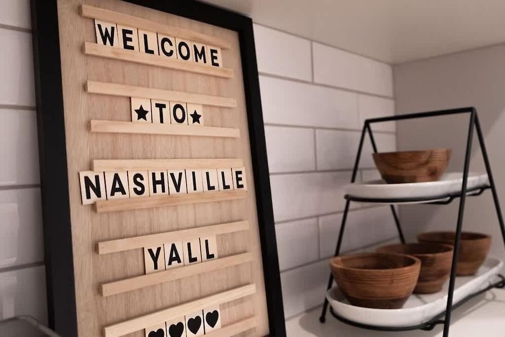King Bed - Parking - 3 Miles To Lower Broadway * Nashville