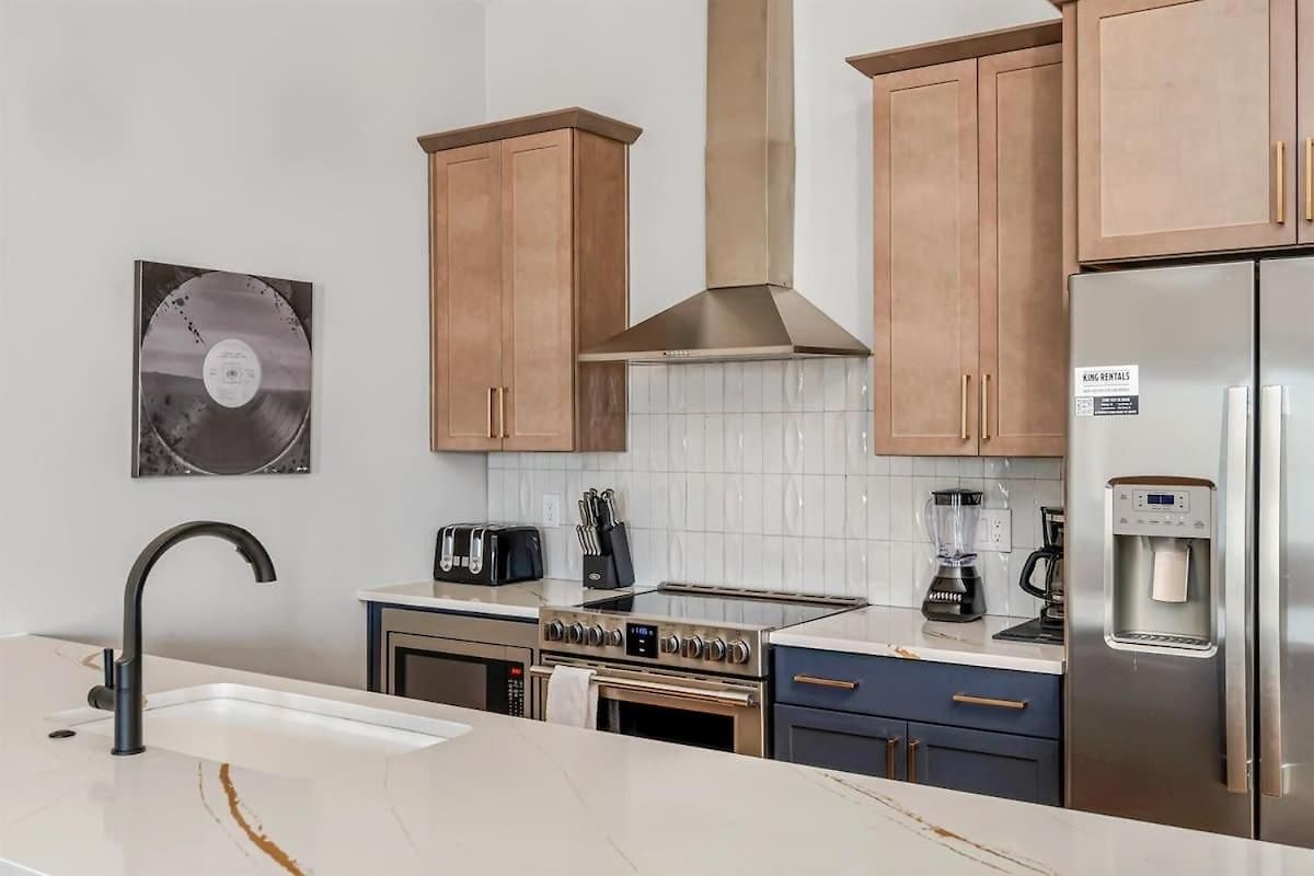 Side-by-side Homes With Hot Tubs - Sleeps Over 20 Guests * Nashville