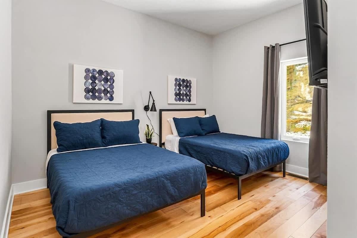 Spacious Nash For 12 Guests With Rooftop Views And Hot Tub Nashville