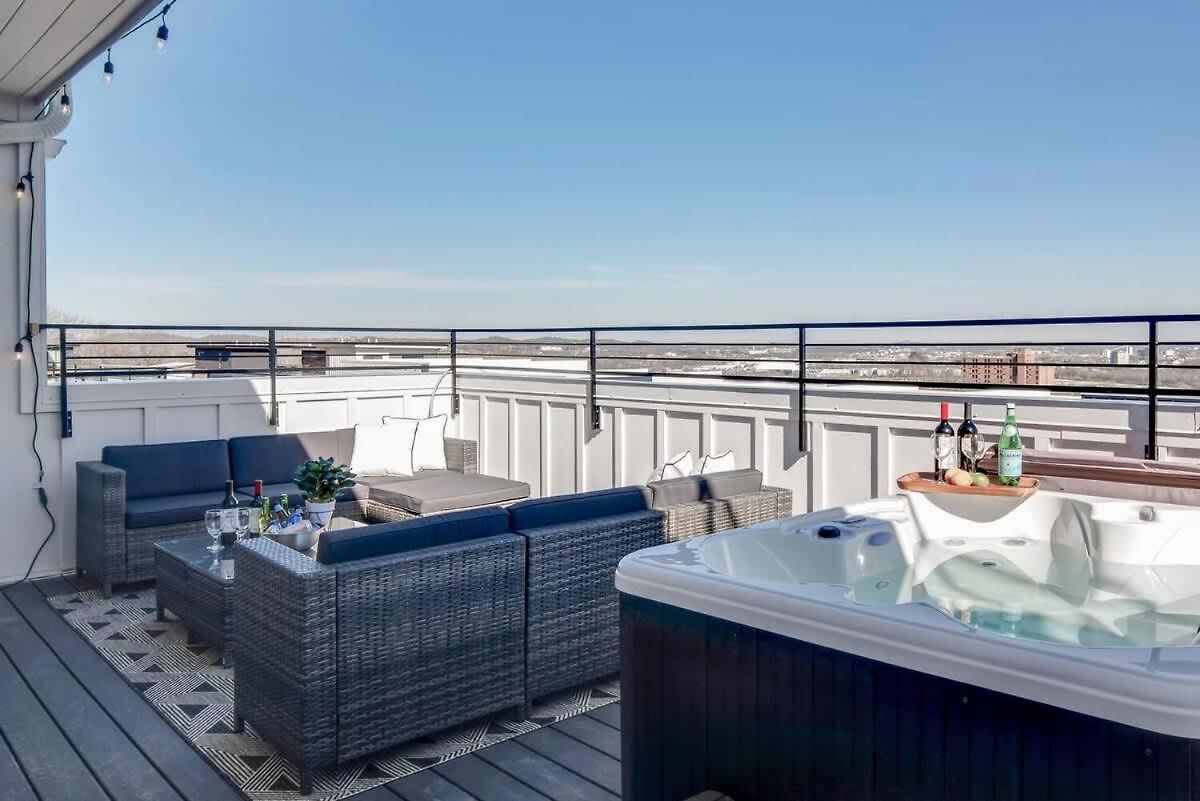 Side By Side Nash Homes - Relaxing Rooftop Patios Holiday home Nashville