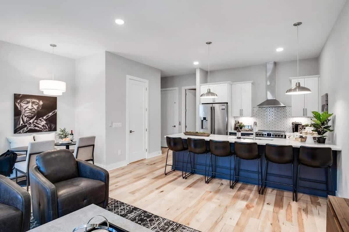 Side By Side Nash Homes - Relaxing Rooftop Patios *