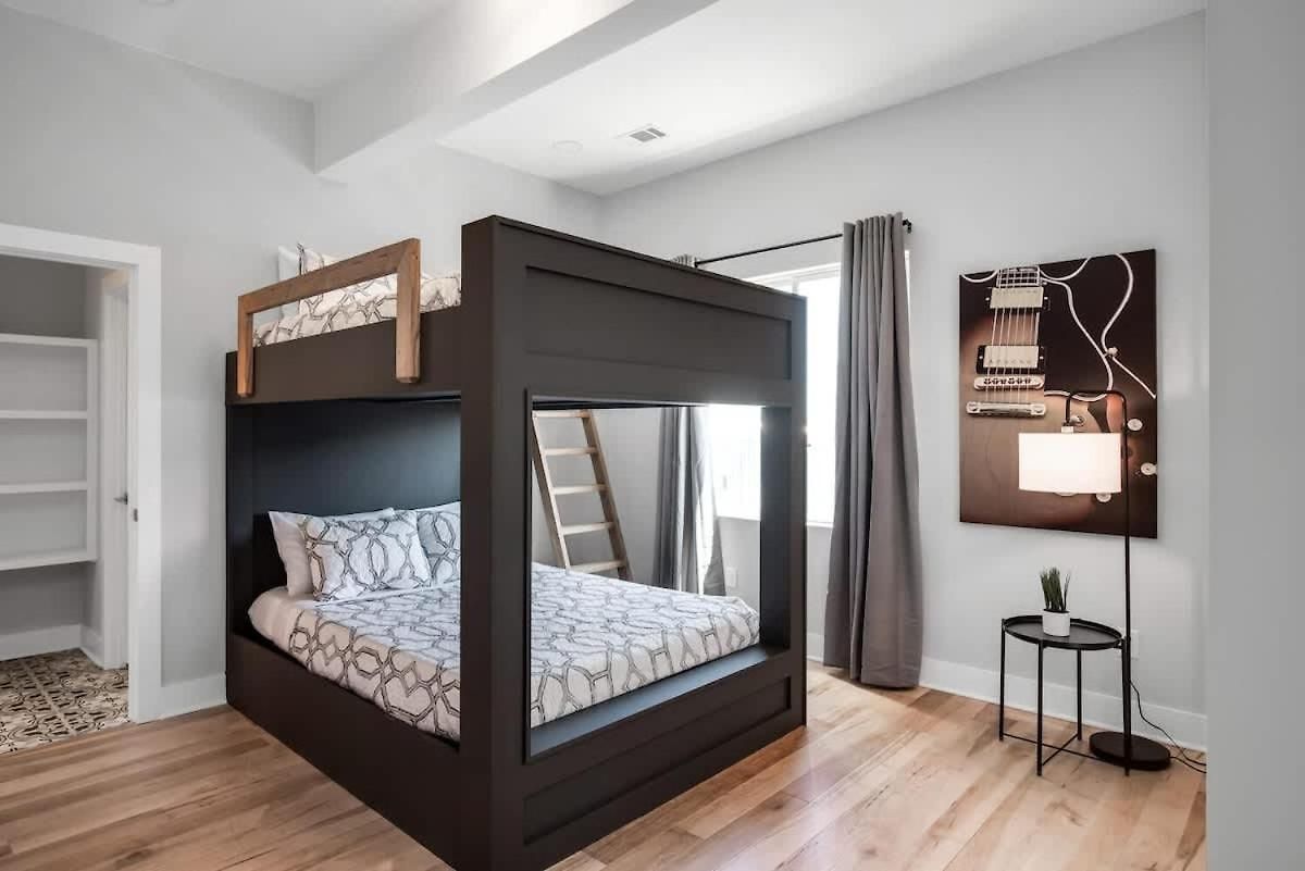 Rooftop Views - Hot Tub - Near Honky Tonks & Bars Nashville