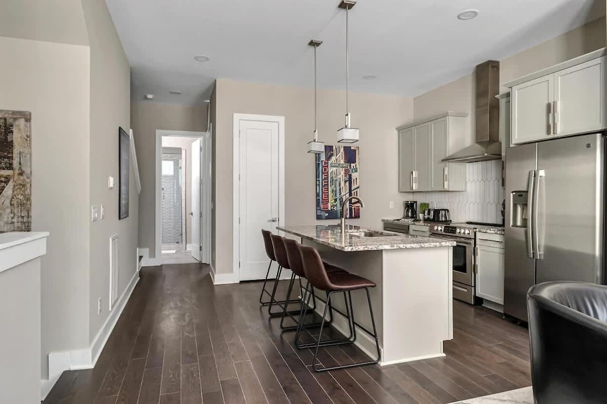 Brand New Side By Side Homes - Sleeps 24 Guests Nashville