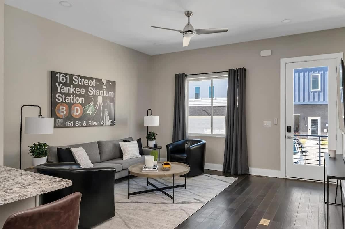 Brand New Side By Side Homes - Sleeps 24 Guests * Nashville