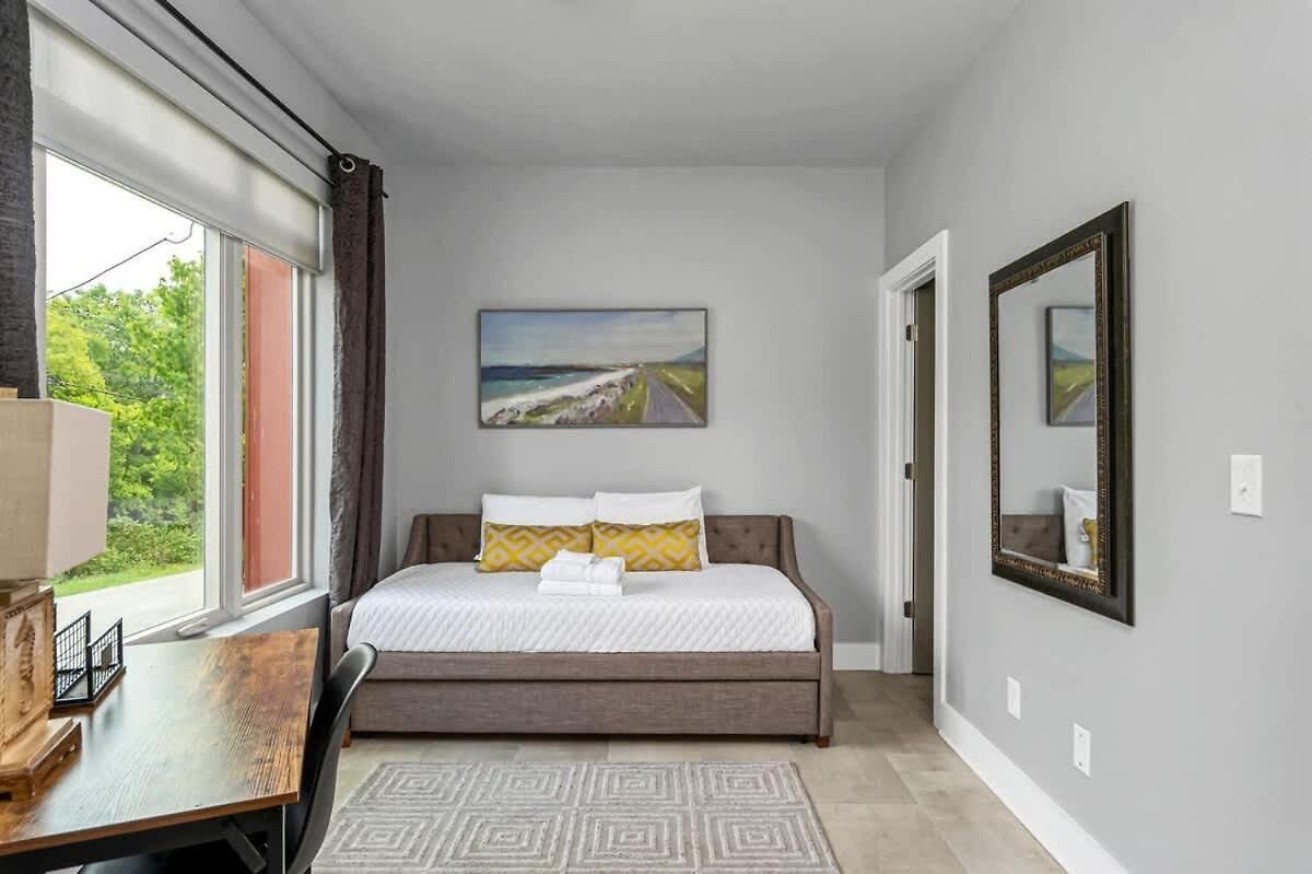 Spacious Sleeps 12 Rooftop Lounge Nashville