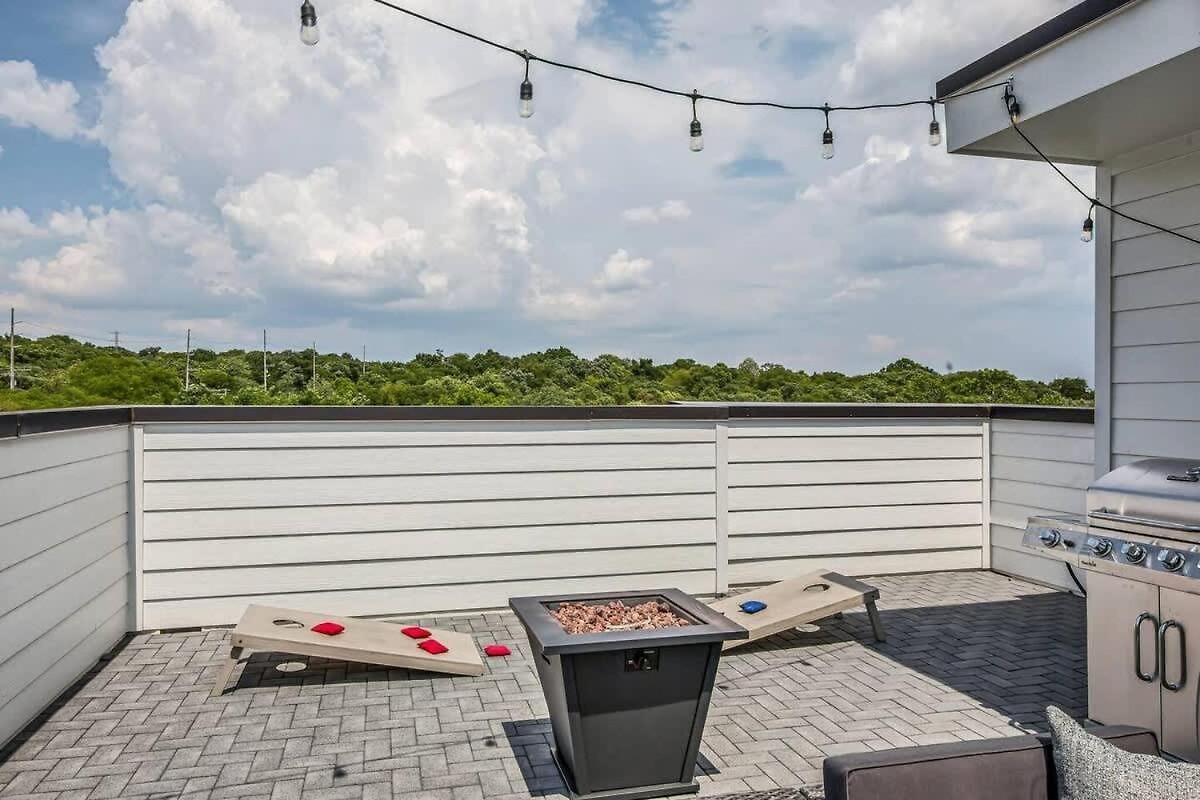Spacious House With Serene Skyline Views * Nashville