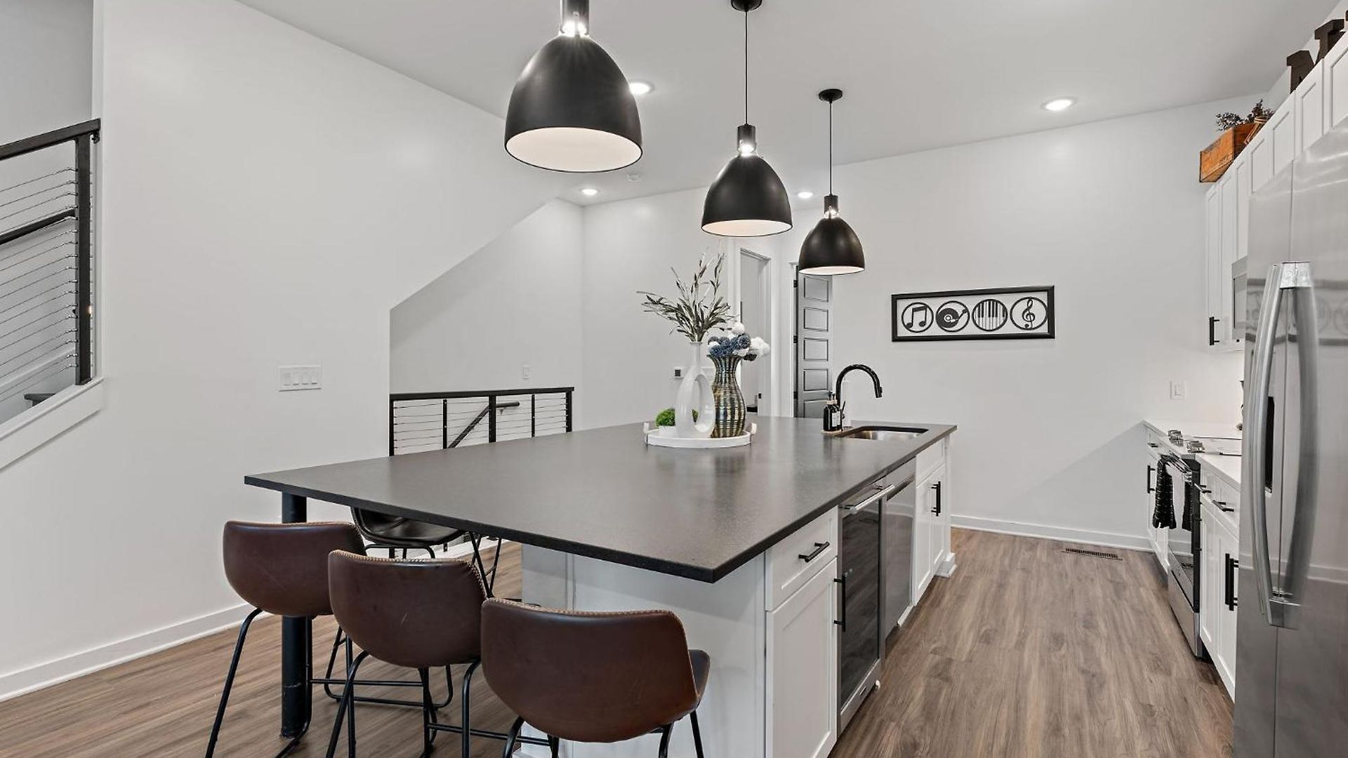 Charmer - Private Rooftop - Sleeps 14 Holiday home *