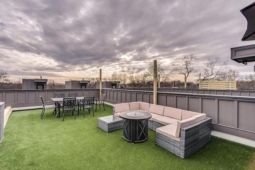 Highland Station - Private Rooftop - Sleeps 14 Holiday home Nashville