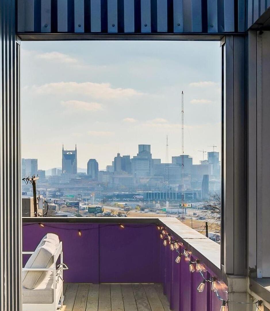 Side By Side Era - Hot Tubs - Rooftop Views Nashville