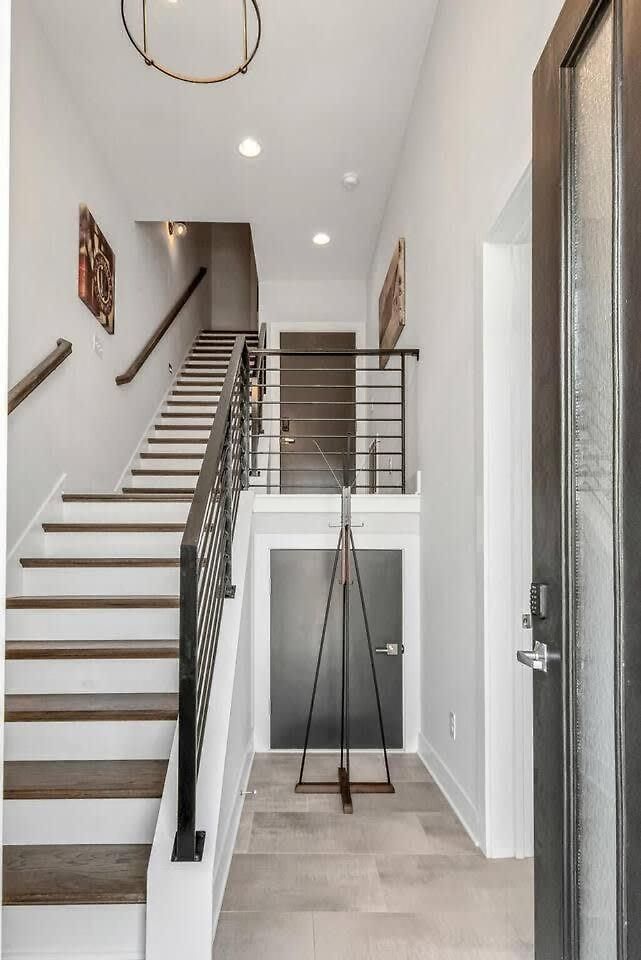Two Large Homes Minutes To Downtown Holiday home
