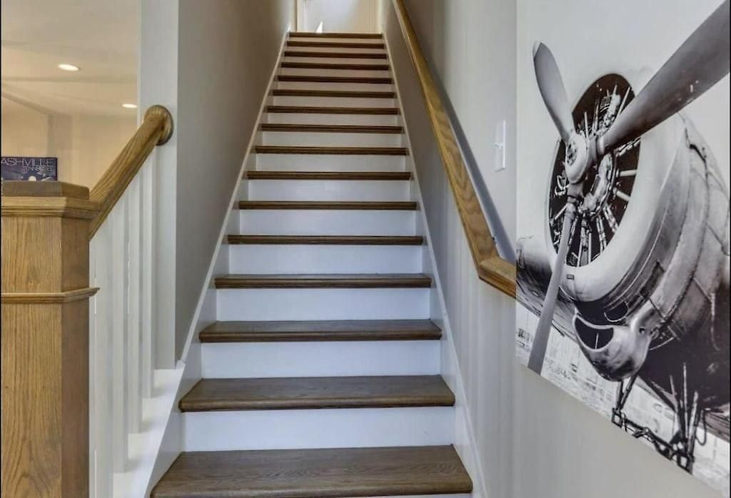 Spacious Close To Belmont Rooftop Holiday home *