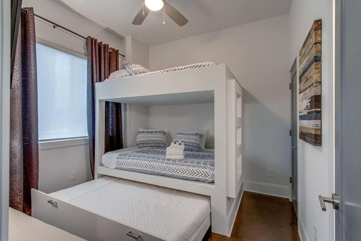 Two Homes - Accommodates 24 Guests *