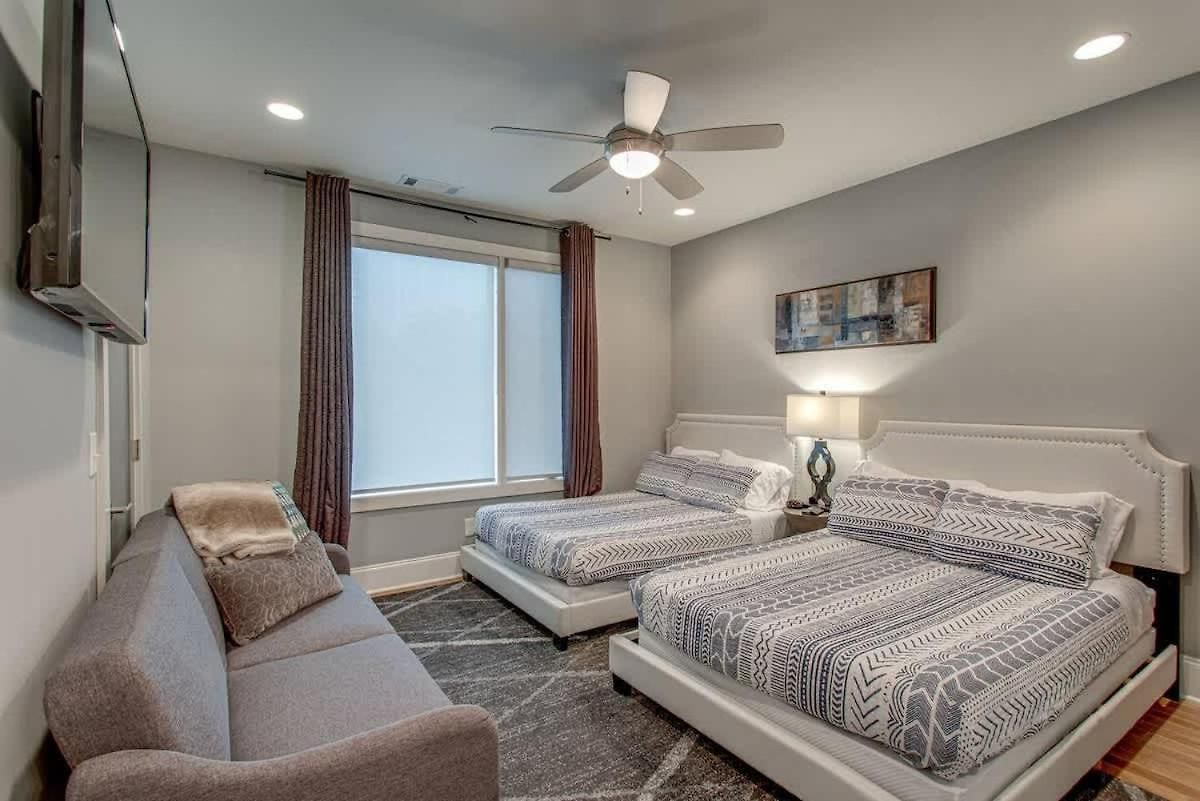 Holiday home Two Homes - Accommodates 24 Guests Nashville