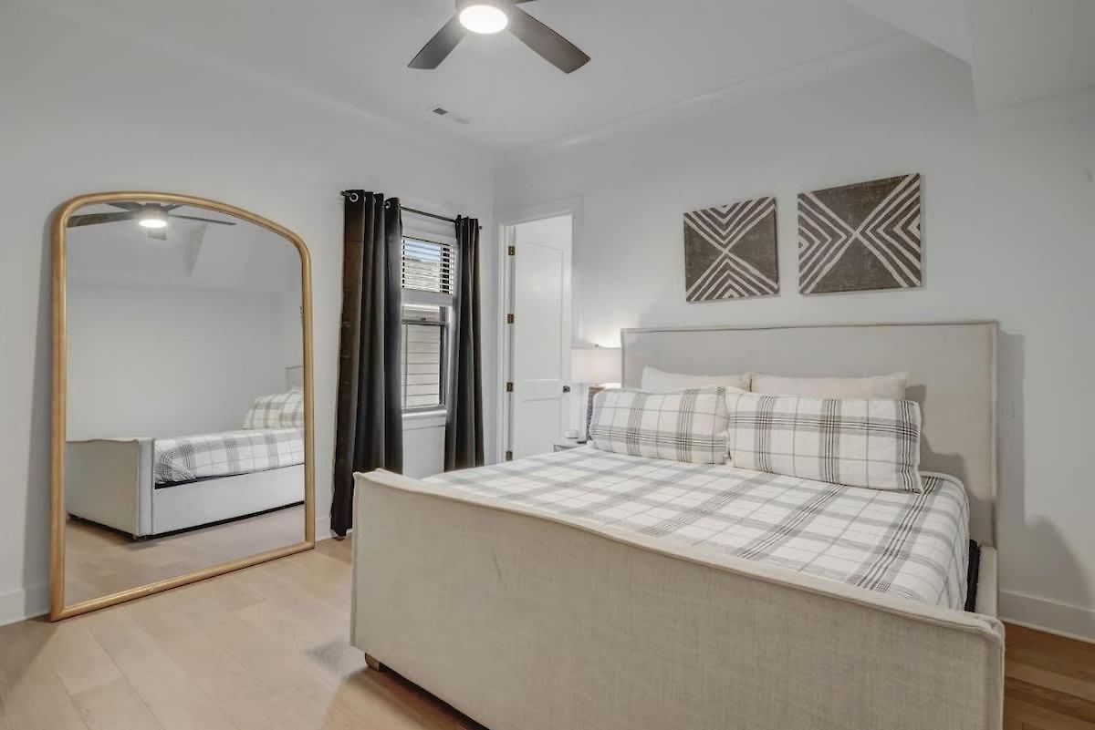 Sprawling Estate - Sleeps 16 Holiday home *