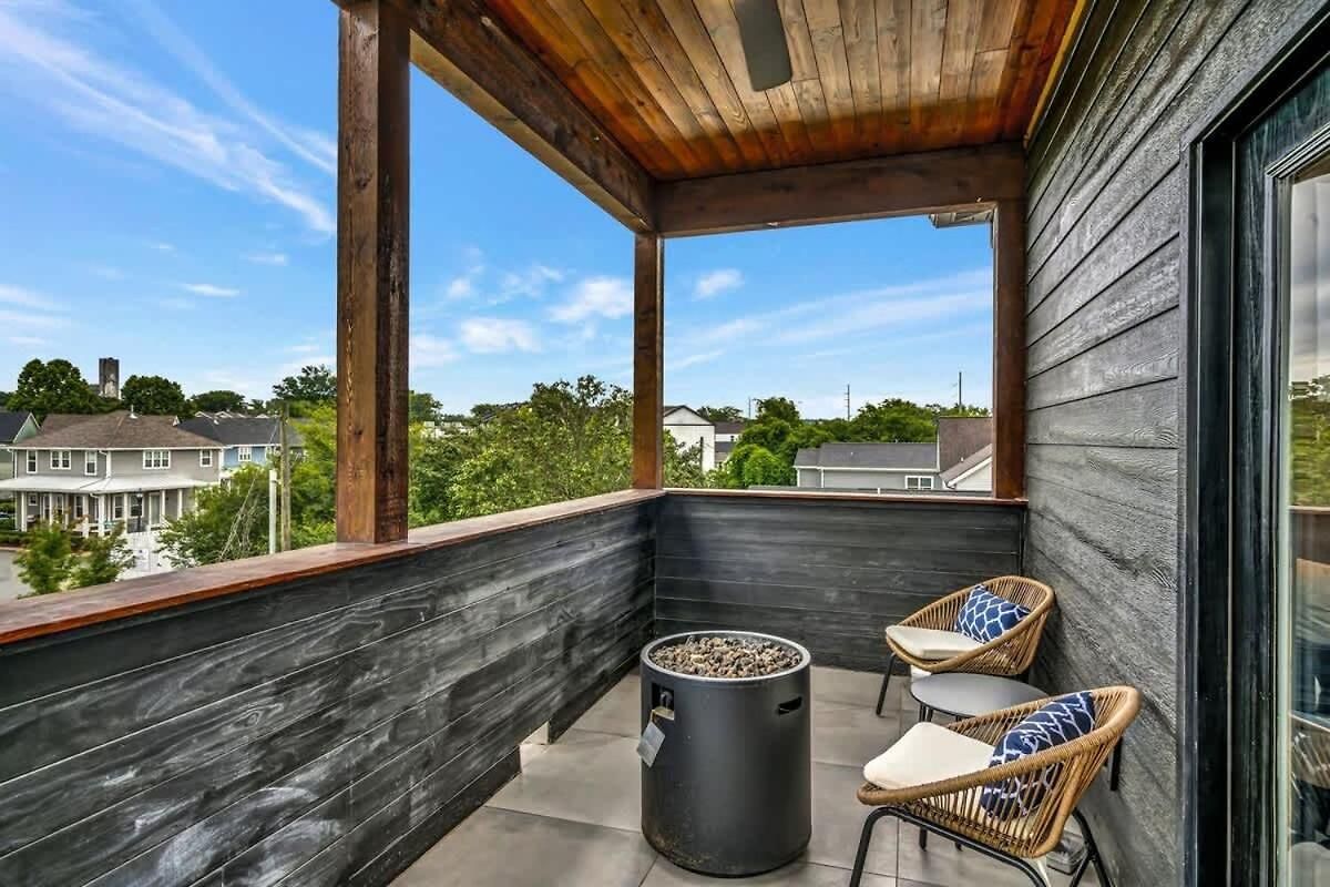 Sprawling Estate - Sleeps 16