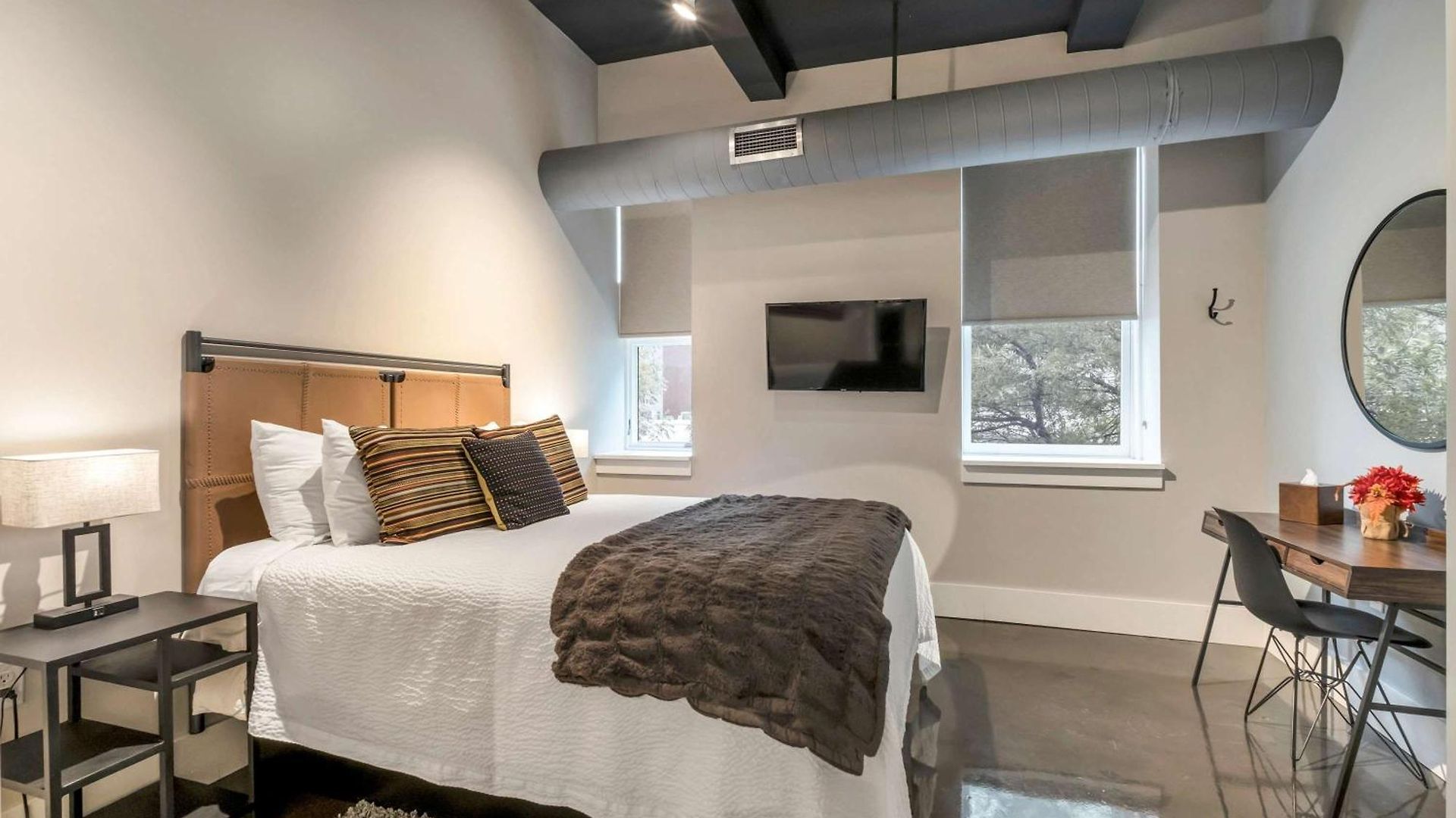 Modern 6br By Maddox *