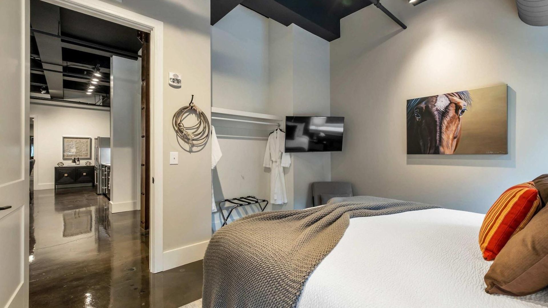Modern 6br By Maddox * Nashville