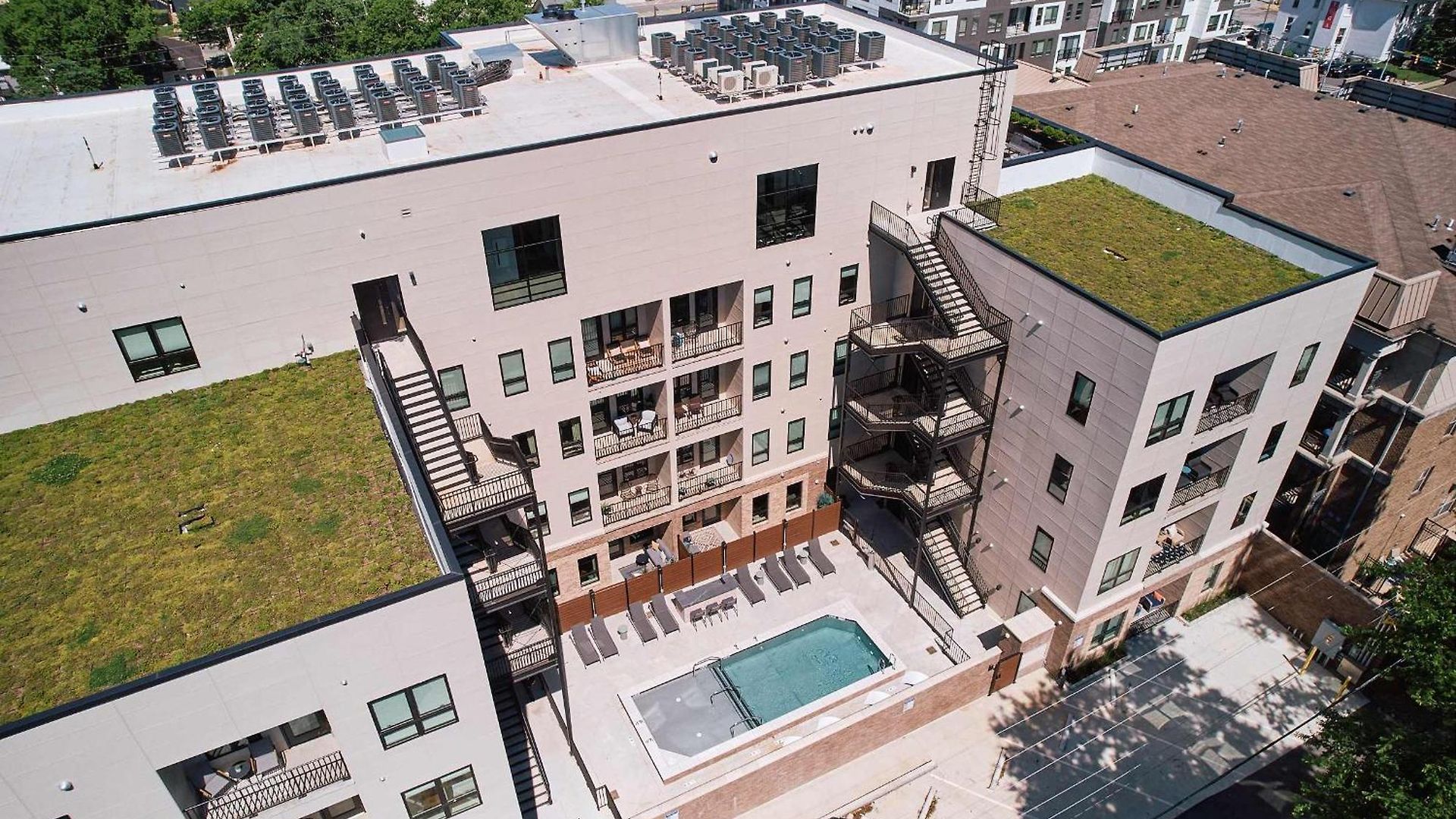 Modern Music Row With King & Queen Bedrooms + Private Balcony Pool & Fitness Center Walk To Rca B & Local Dining Under 2 Miles To Broadway Garage Parking Elevator Access 24 Hr Hospitality Holiday home *