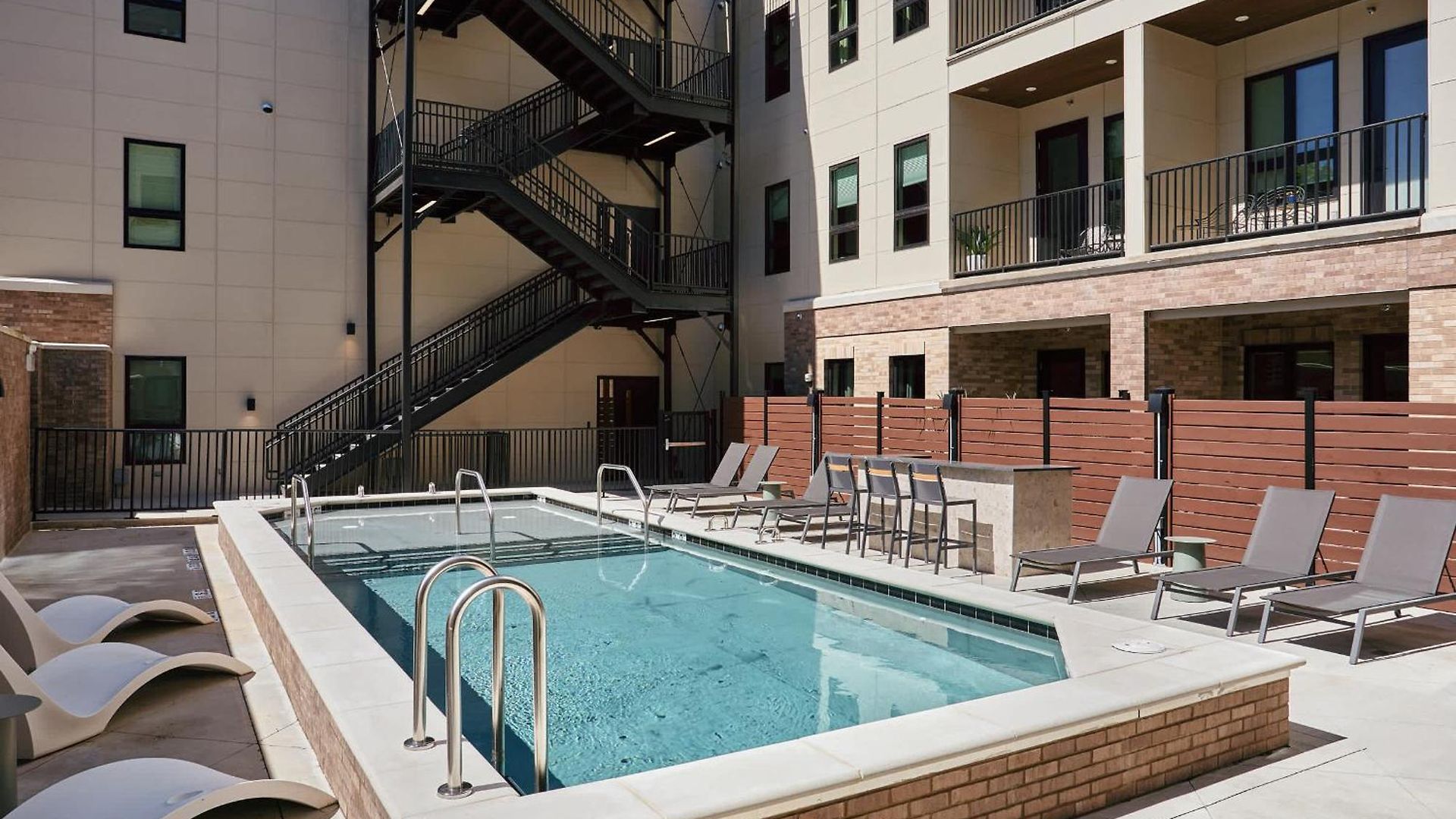 Holiday home Modern Music Row With King & Queen Bedrooms + Private Balcony Pool & Fitness Center Walk To Rca B & Local Dining Under 2 Miles To Broadway Garage Parking Elevator Access 24 Hr Hospitality Nashville