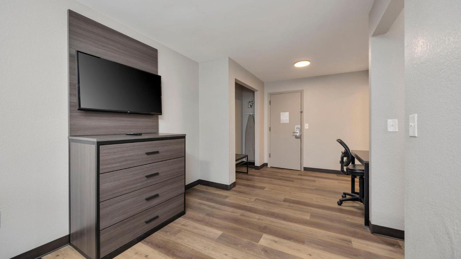 Homestay Suites Hotel
