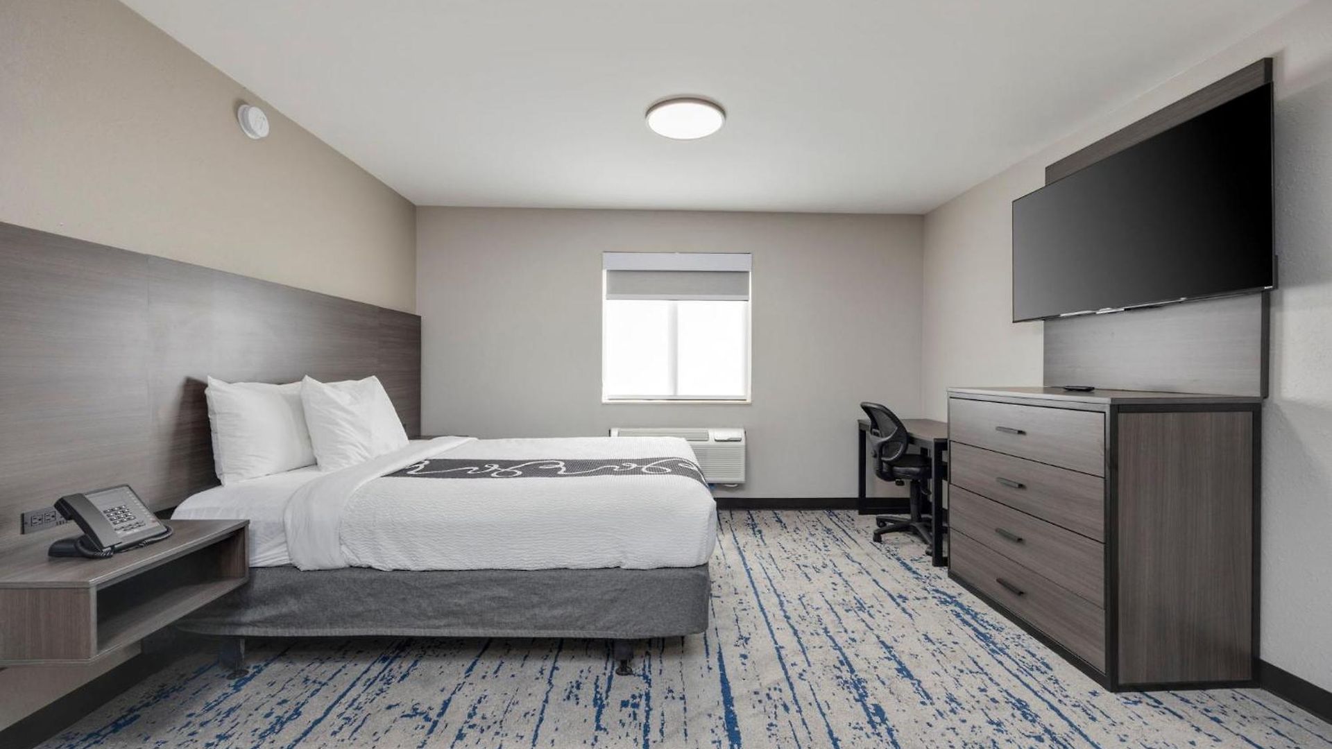 Homestay Suites Hotel 2*