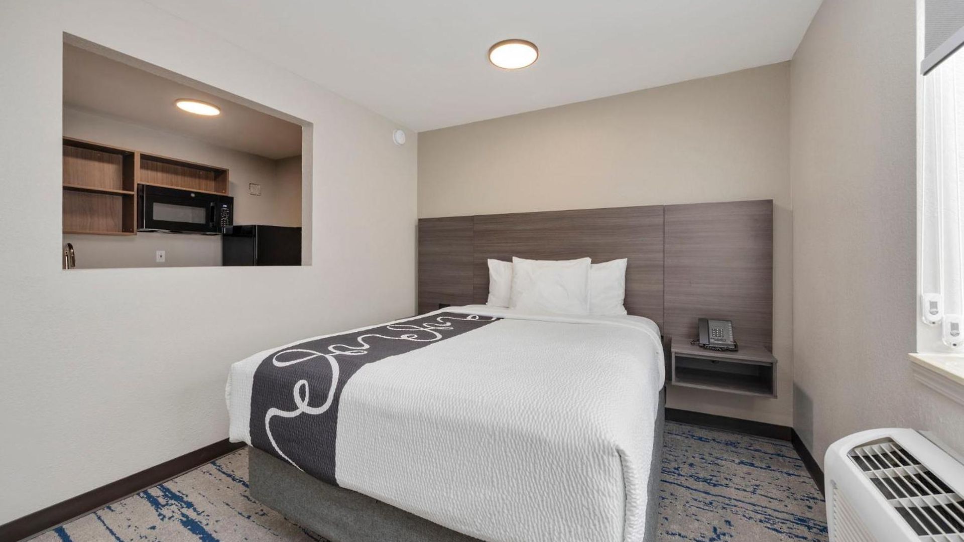 Hotel Homestay Suites