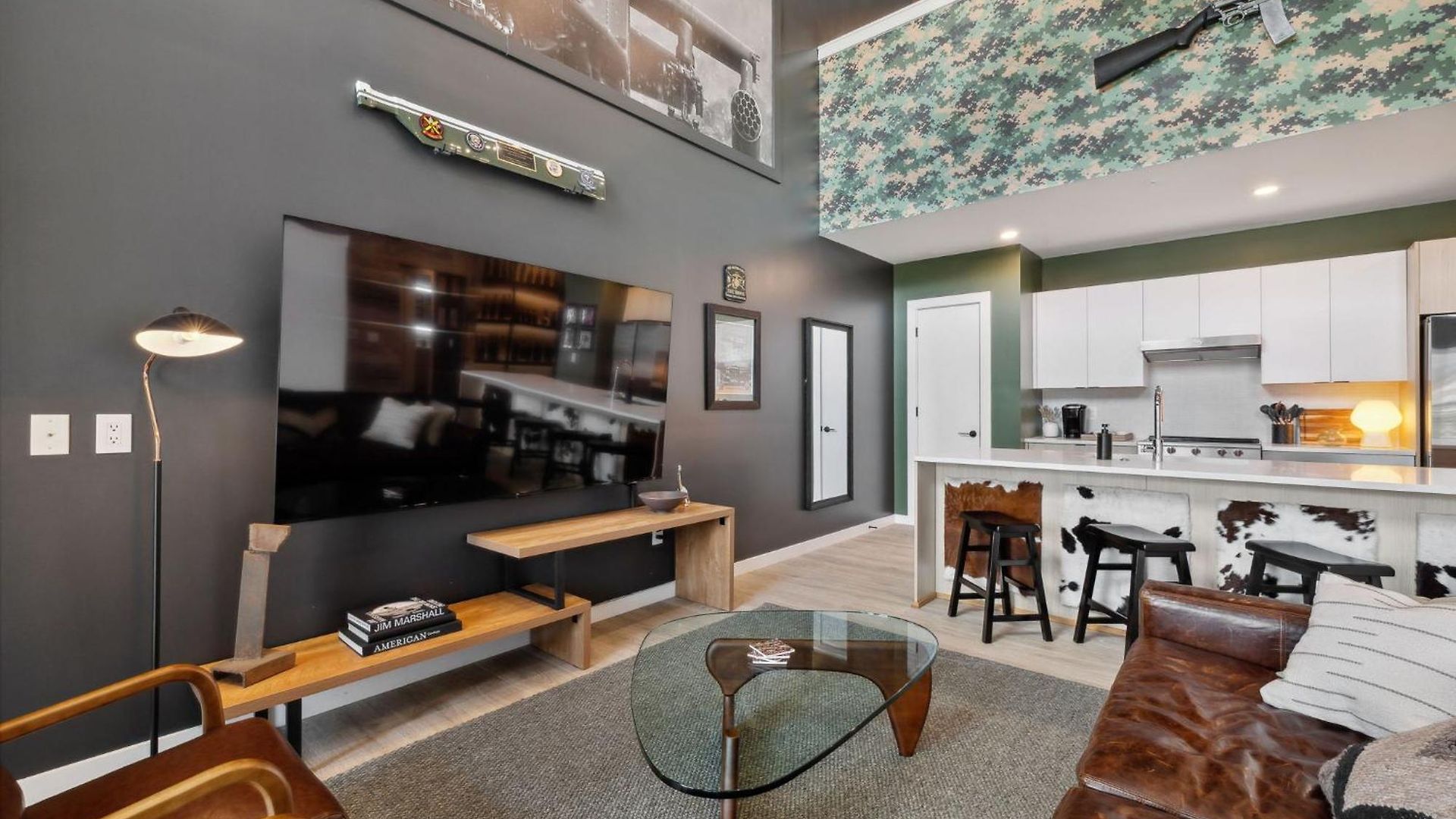 Apartment Walk To Broadway! The Man Cave/cowboys & Playboys With Pool & Gym Nashville