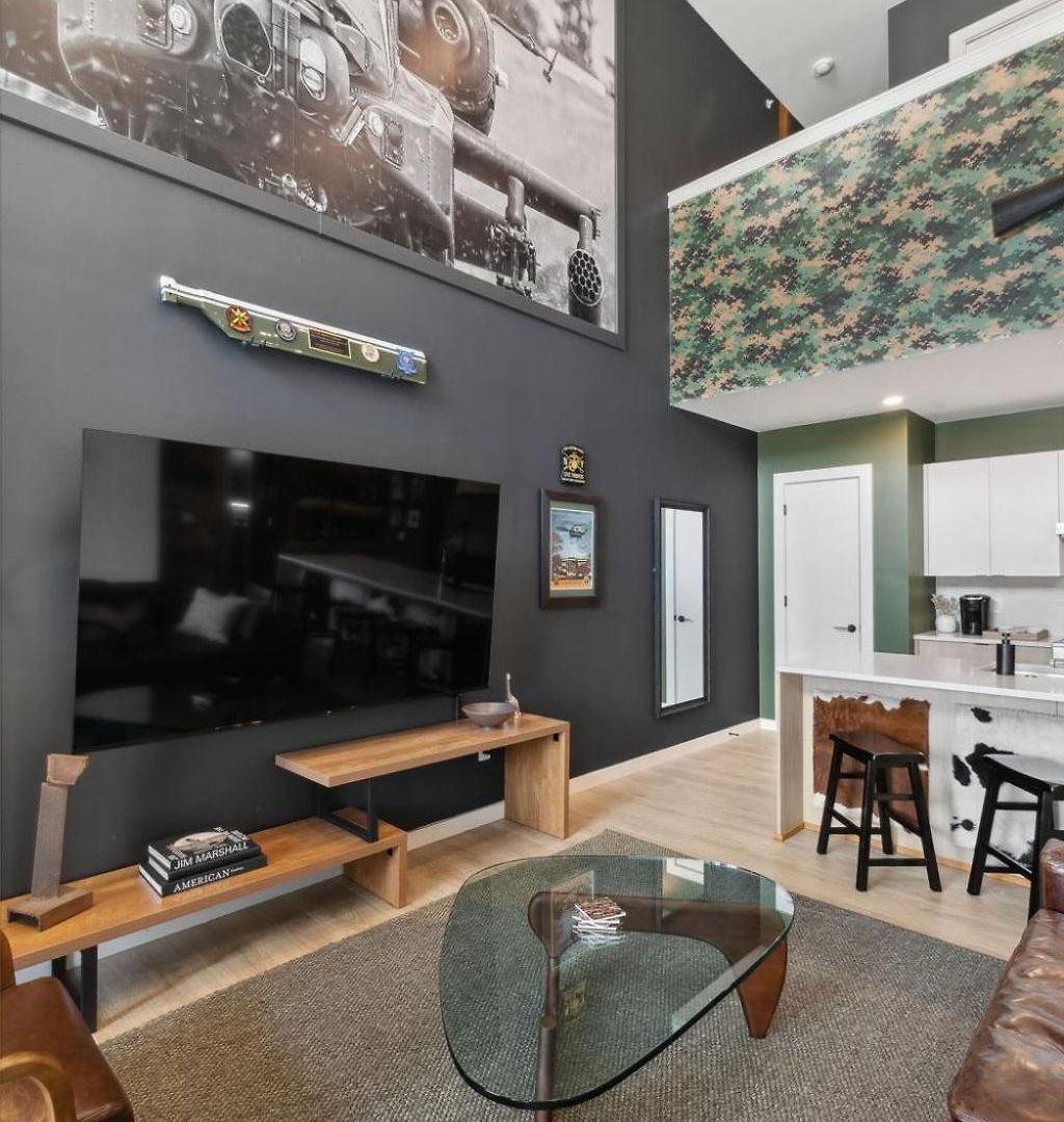 Walk To Broadway! The Man Cave/cowboys & Playboys With Pool & Gym Apartment *