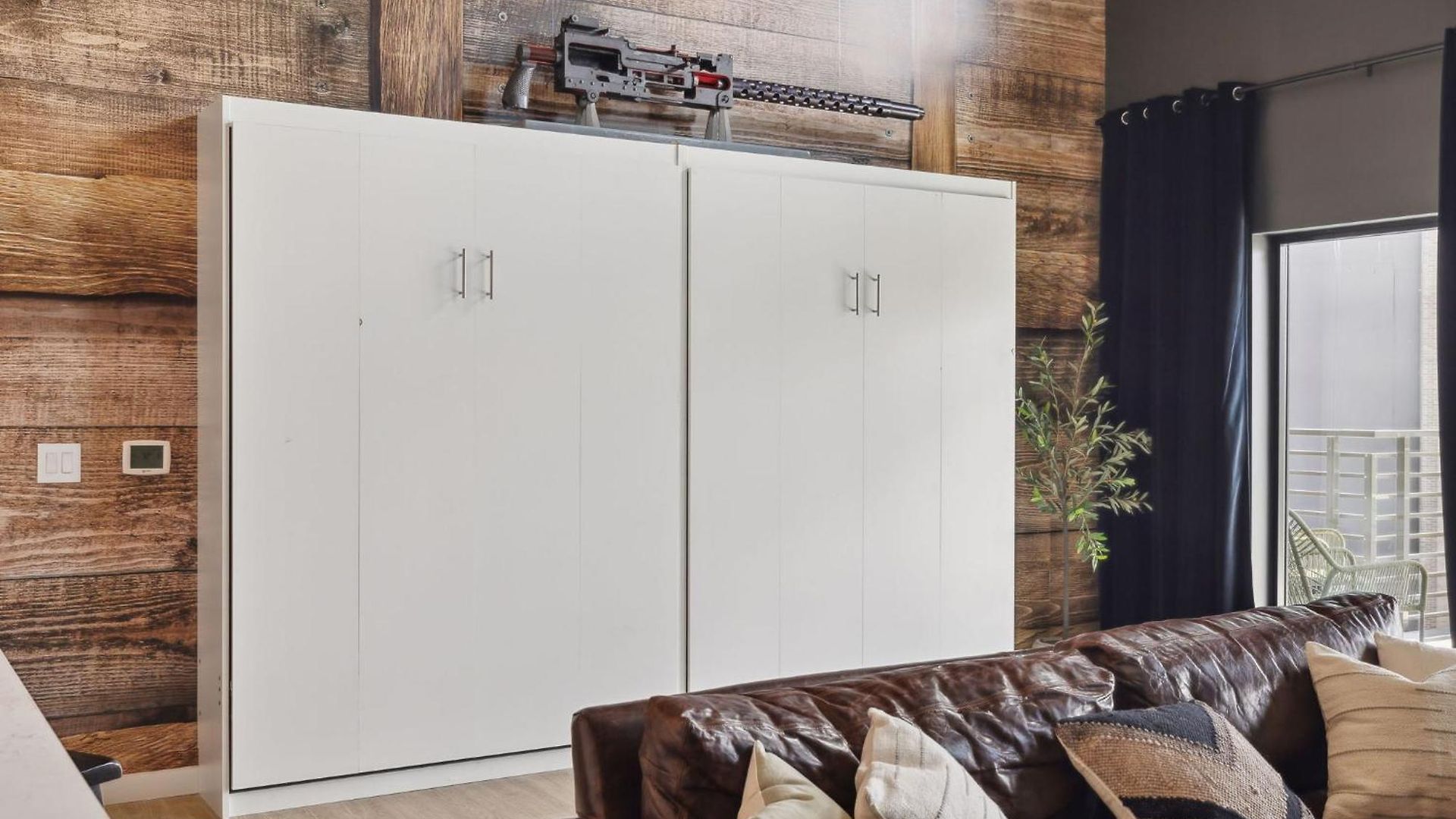 Walk To Broadway! The Man Cave/cowboys & Playboys With Pool & Gym Apartment Nashville