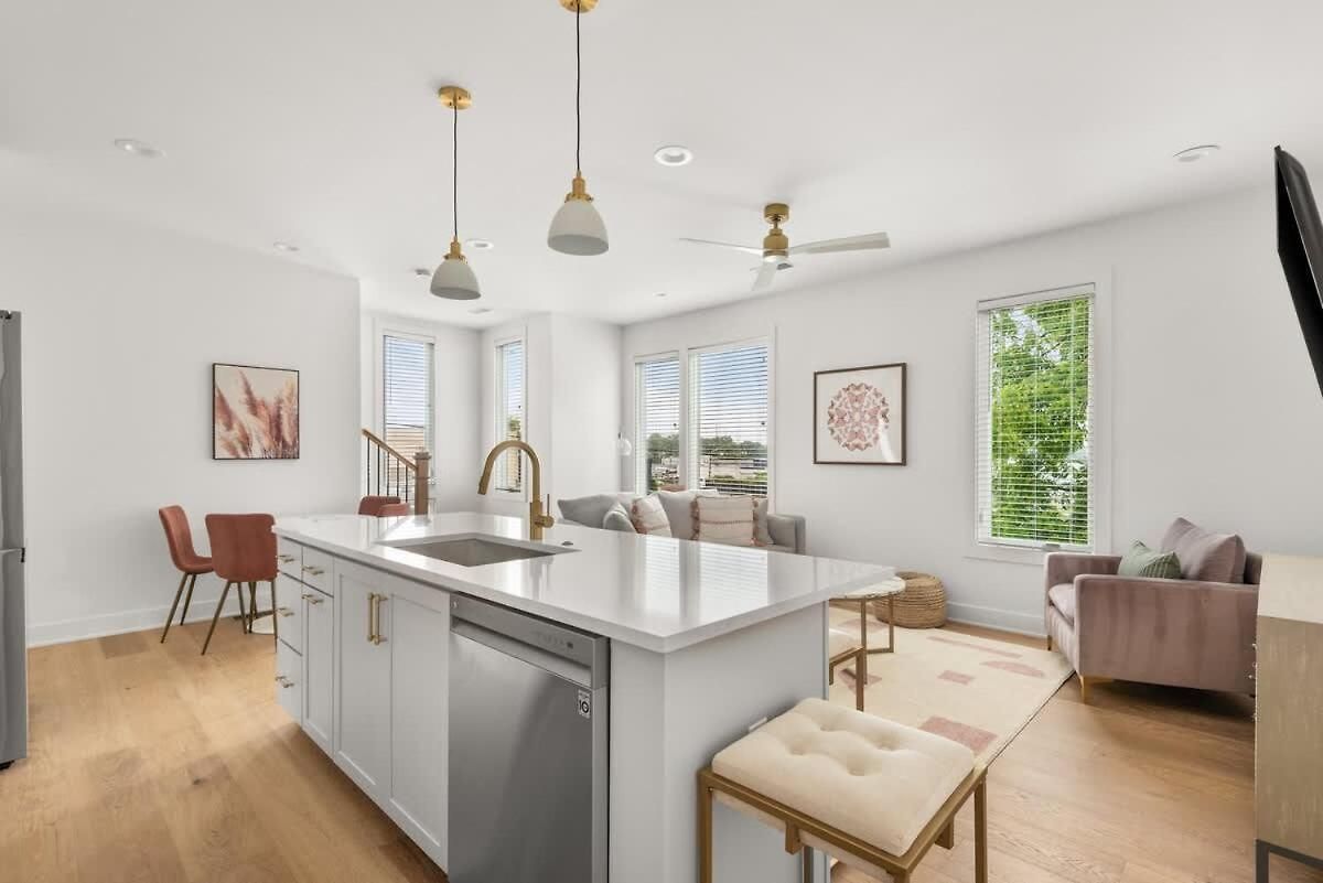 4bd Townhome East Nash With Rooftop 12ppl Holiday home Nashville