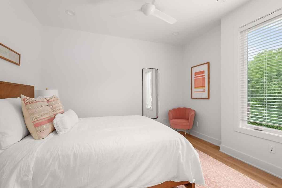 Holiday home 4bd Townhome East Nash With Rooftop 12ppl Nashville