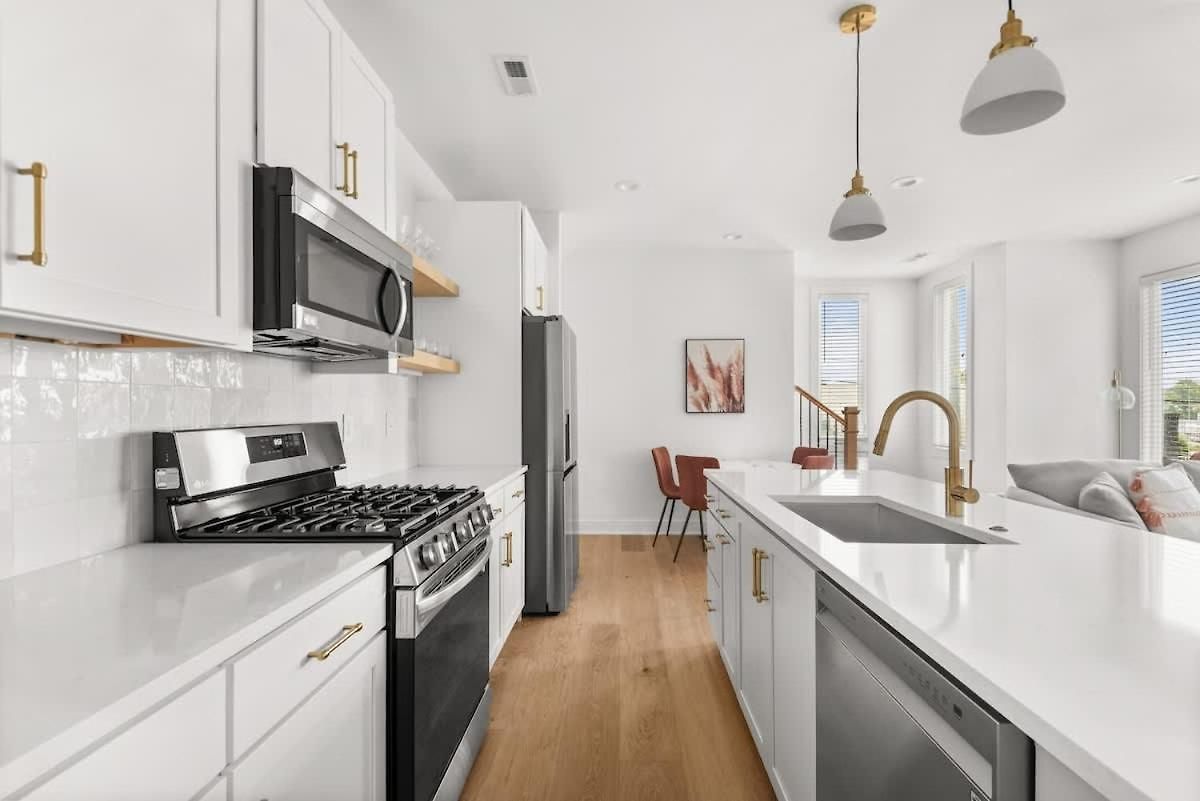4bd Townhome East Nash With Rooftop 12ppl Holiday home