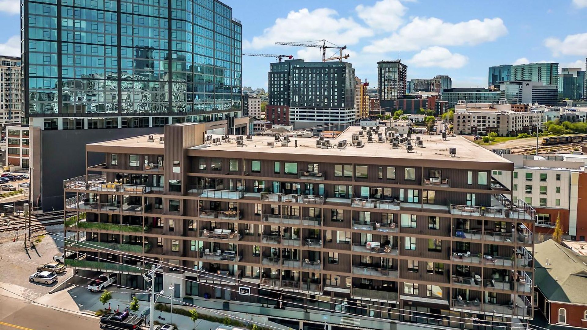 Boots On Broadway In Downtown With Parking, Pool, Gym Apartment Nashville
