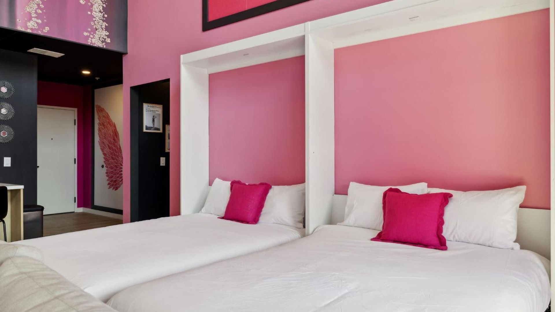 Broadway Girls In Downtown Nash, Great For Groups, Walk To Broadway Apartment