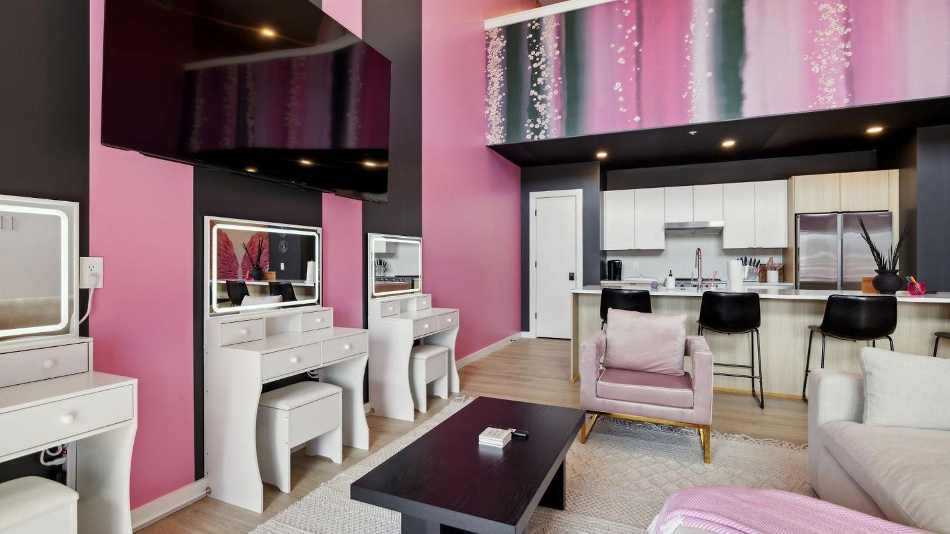 Broadway Girls In Downtown Nash, Great For Groups, Walk To Broadway *