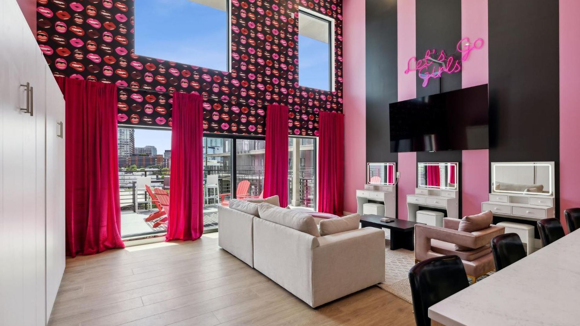 Broadway Girls In Downtown Nash, Great For Groups, Walk To Broadway Apartment