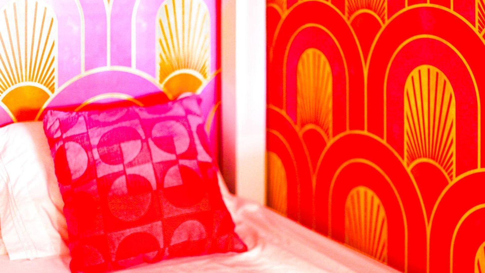 Apartment Tequila Sunrise- Walk To Broadway, Pool&gym