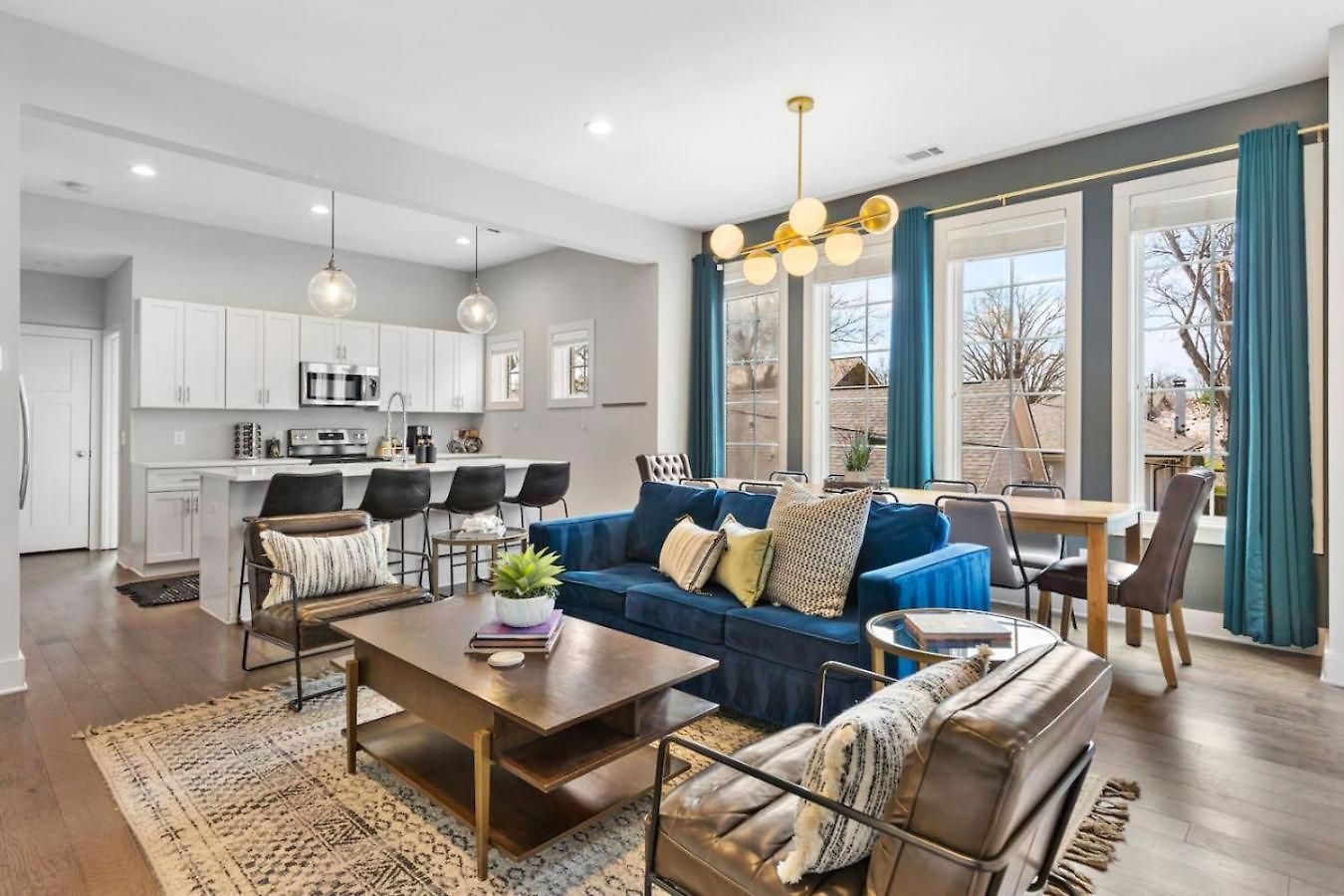 Holiday home Modern Bliss With Garage By 12 South Restaurants And 2 Miles Broadway *