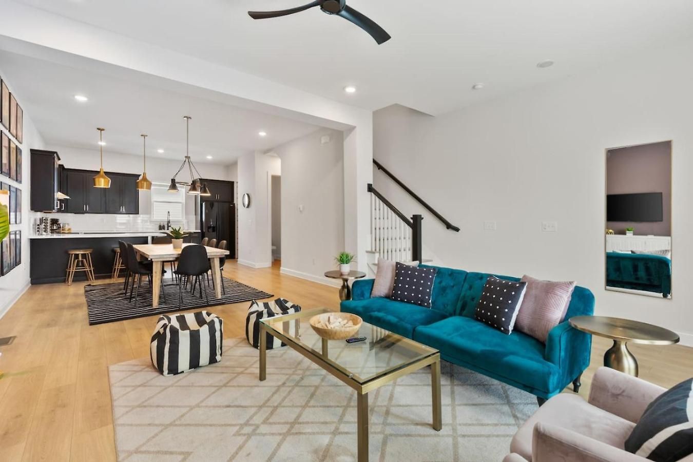 Holiday home Upscale Townhome 3 Miles To Downtown With 2 Car Garage Nashville