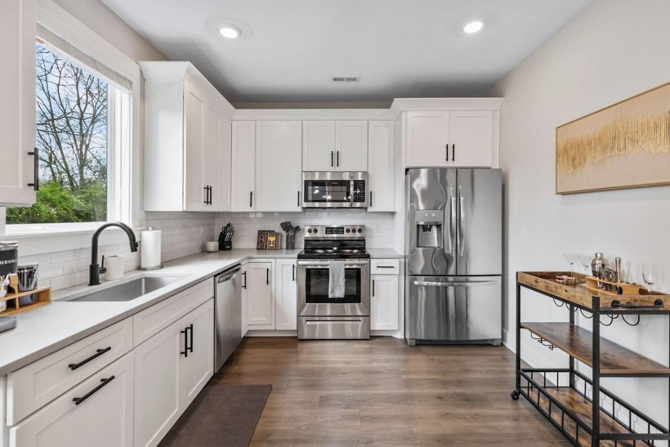 Luxe With Gated Parking Private Balcony And 4 Miles To Downtown Holiday home Nashville