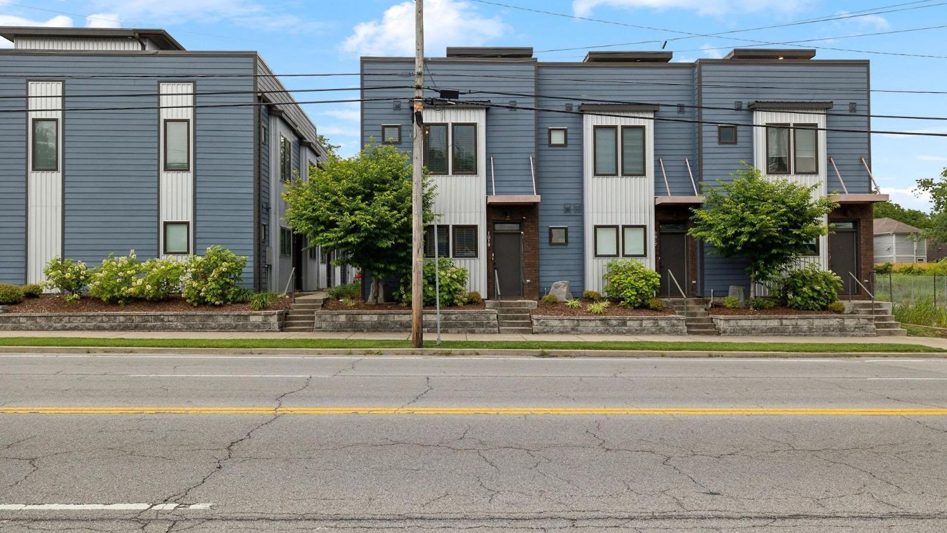 Modern 3-story Townhome W Rooftop & Views Holiday home