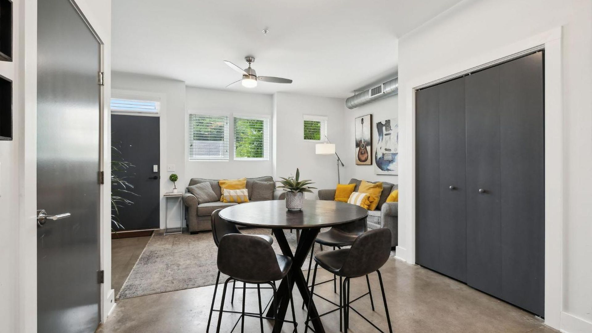 Modern 3-story Townhome W Rooftop & Views