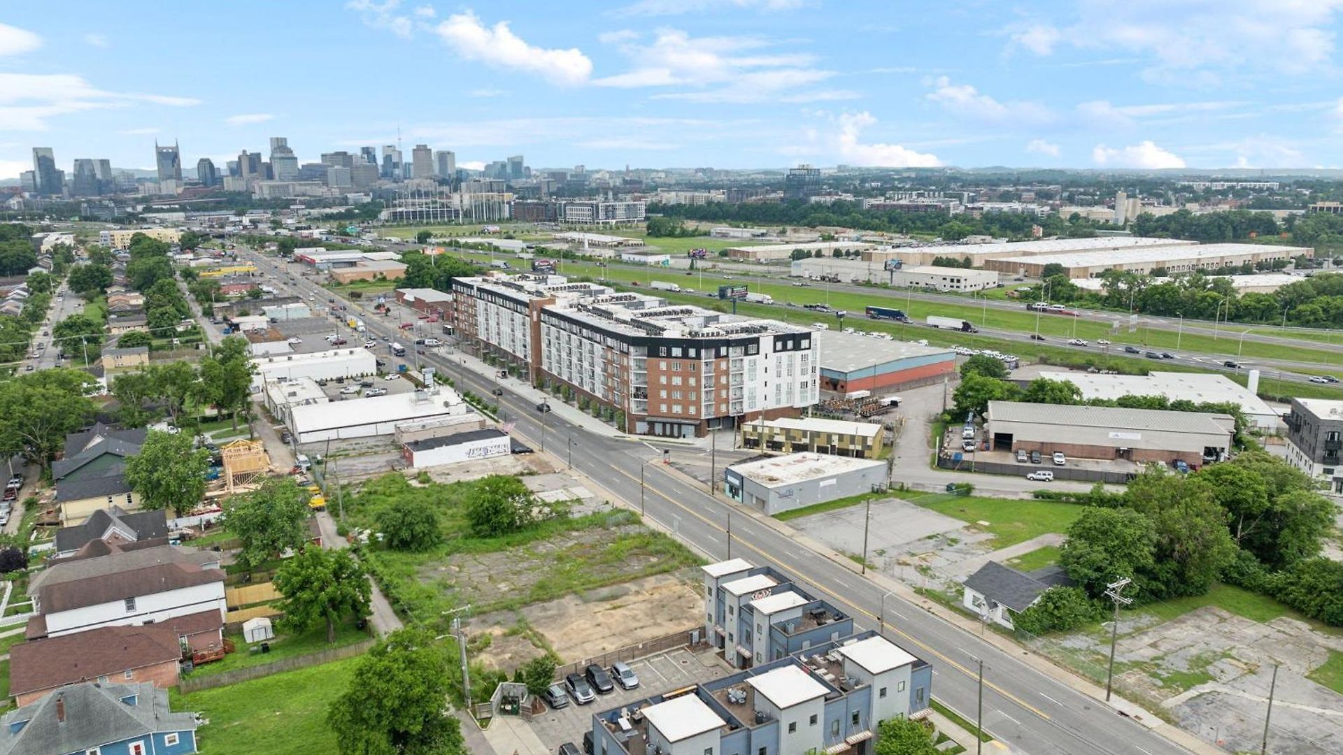 Modern 3-story Townhome W Rooftop & Views Holiday home