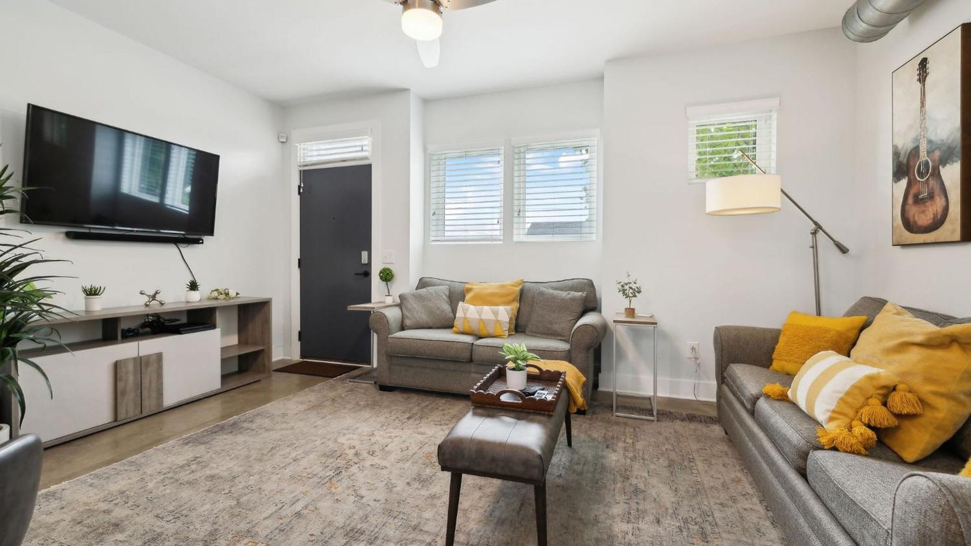 Holiday home Modern 3-story Townhome W Rooftop & Views