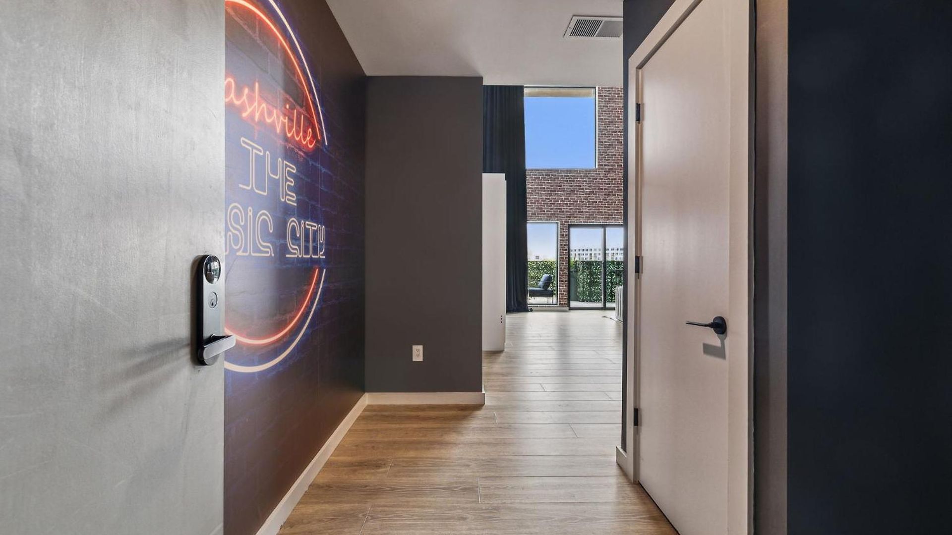 Grand Ole Nashville- Walk To Broadway & Honky Tonks! Apartment *