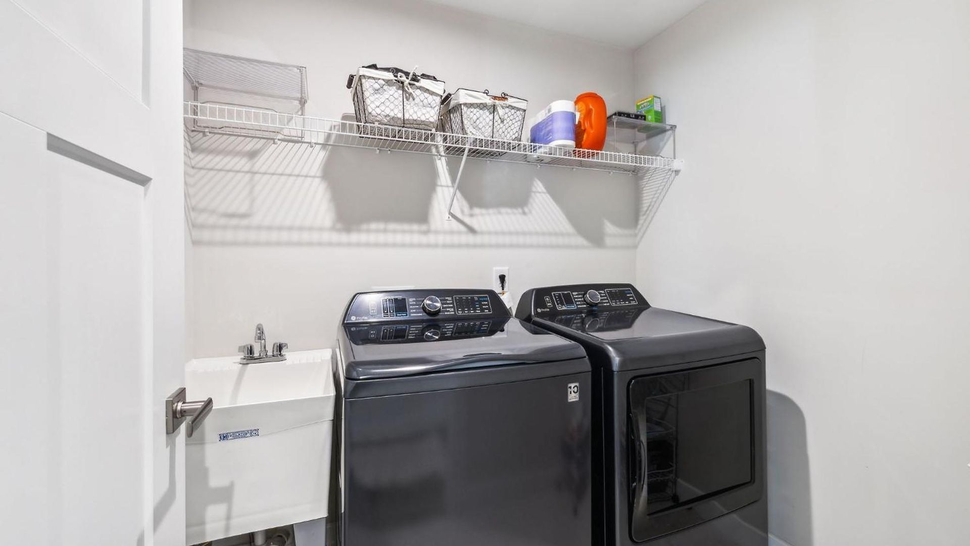 Holiday home Stylish Vibe 2 Bed 2 Bath 30 Or Days By Skyrun