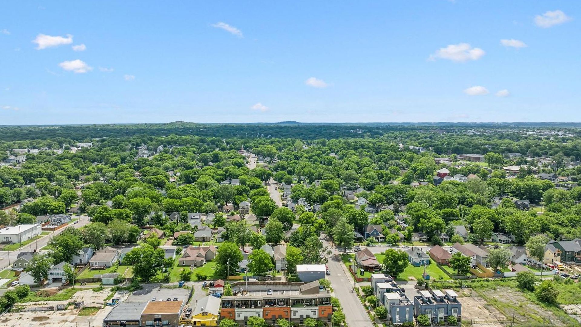 Spacious 3-story Townhome W Rooftop & Views * Nashville